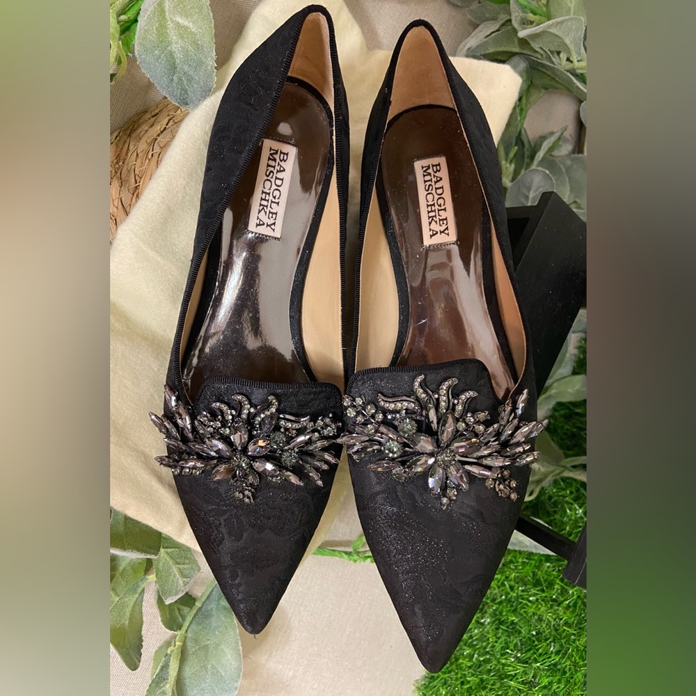 Badgley Mischka Black Floral Pointed Dress Flats w/Rhinestone embellishments 8.5